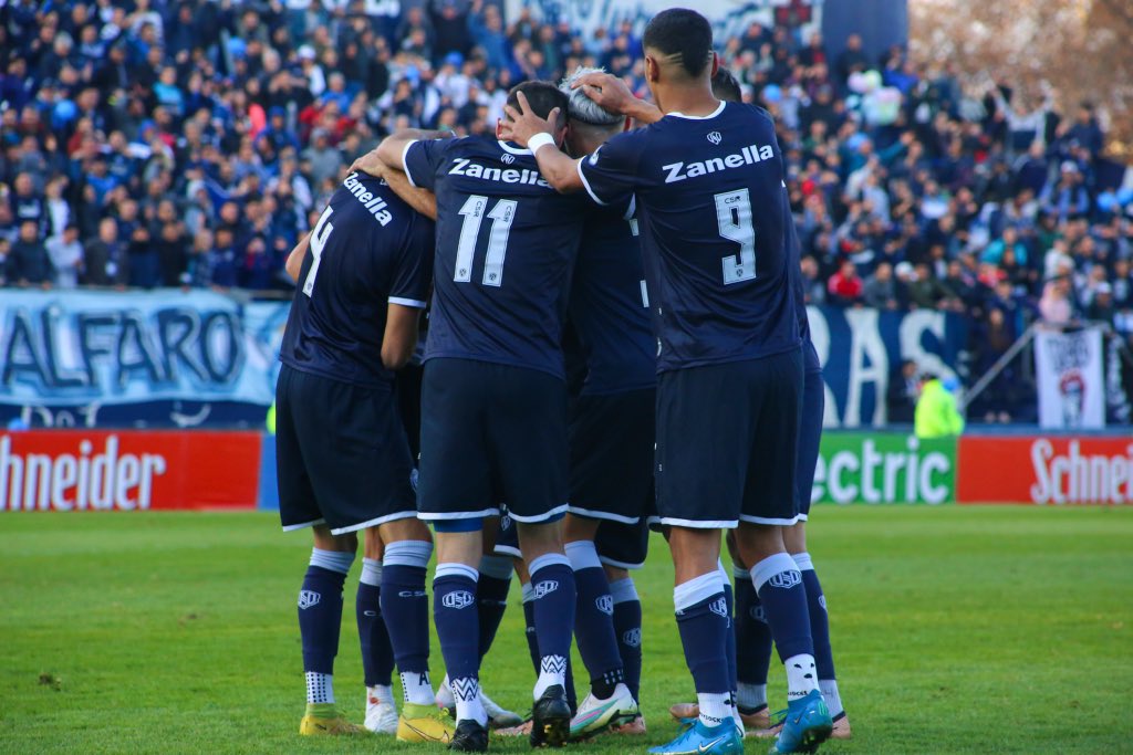 Independiente Rivadavia se impuso sobre Chacarita y sigue puntero de la Zona B.