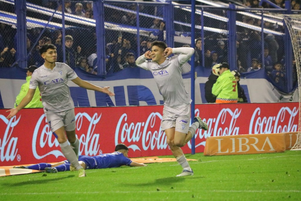Godoy Cruz empató en Liniers y sigue en zona de copas