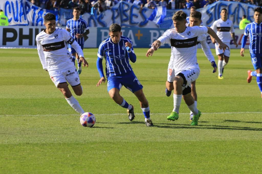 Godoy Cruz le ganó a Platense y se mantiene en zona de clasificación
