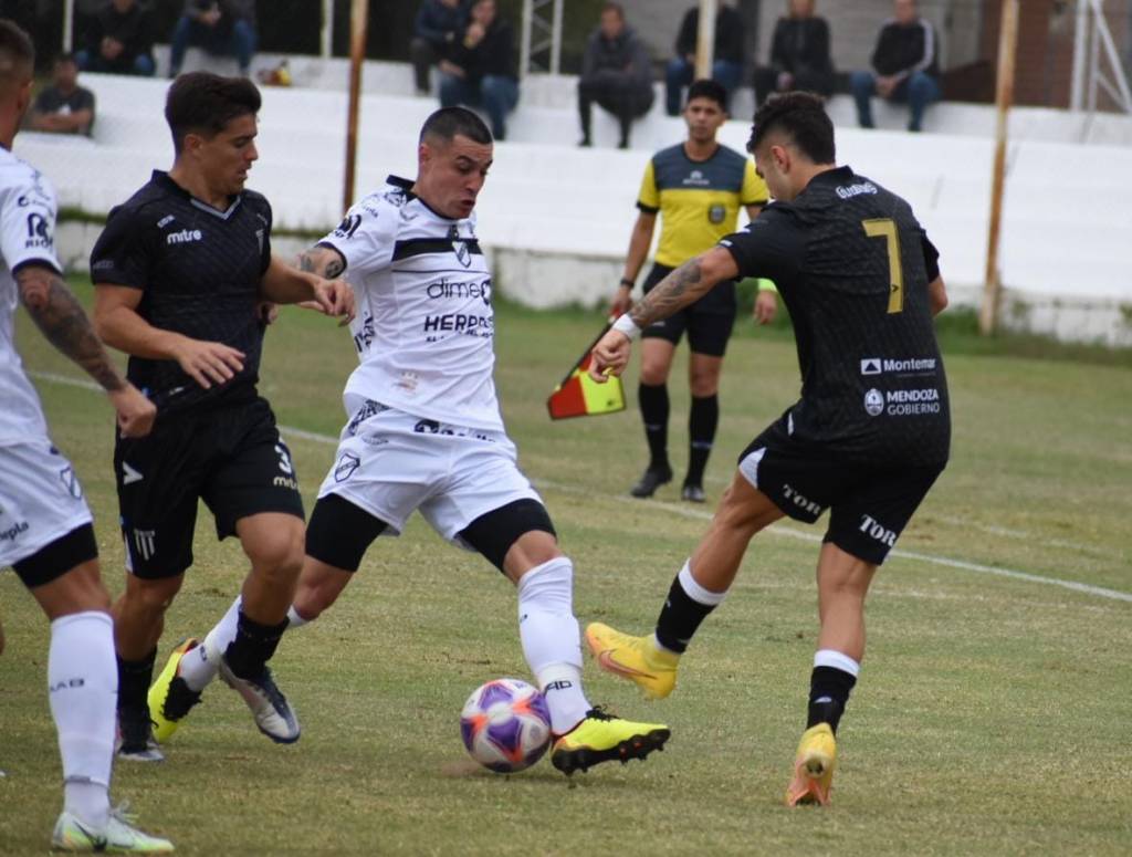 Gimnasia y Esgrima de Mendoza no logró salir del empate ante All Boys