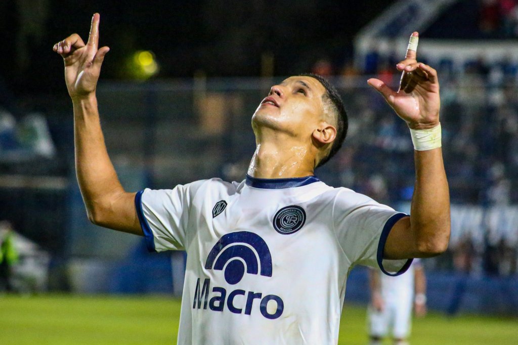 Alex Arce: Predicciones, cábalas y gol