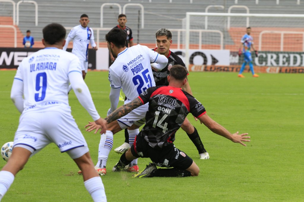 El Tomba arrancó con el pie izquierdo