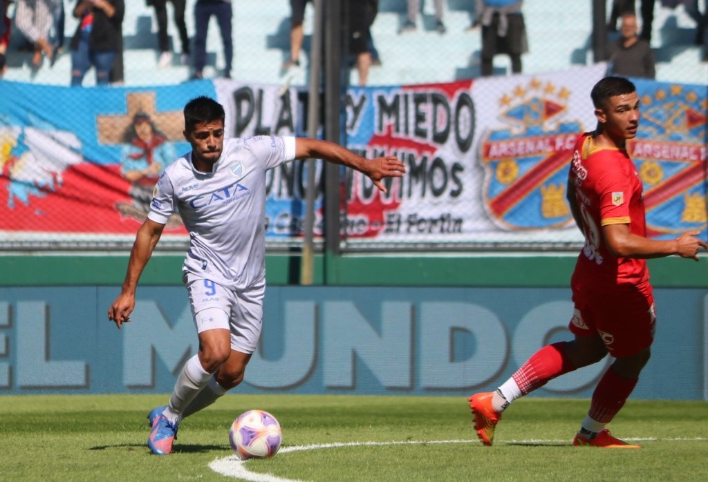 Godoy Cruz logró revertir el marcador y sentenció la derrota de Arsenal en Sarandí