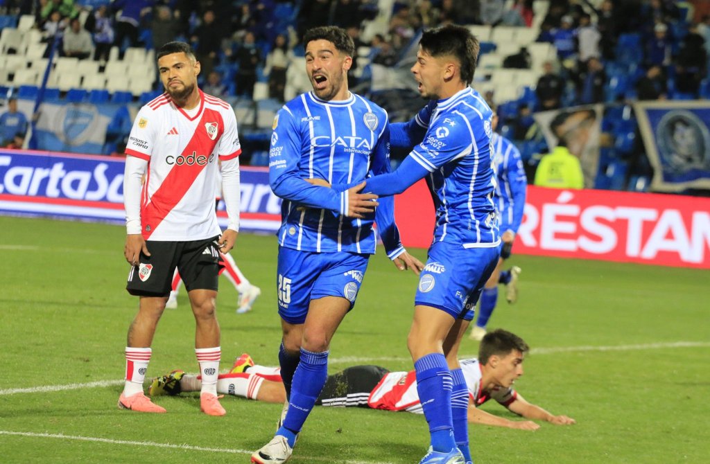 Godoy Cruz metió triunfazo ante River