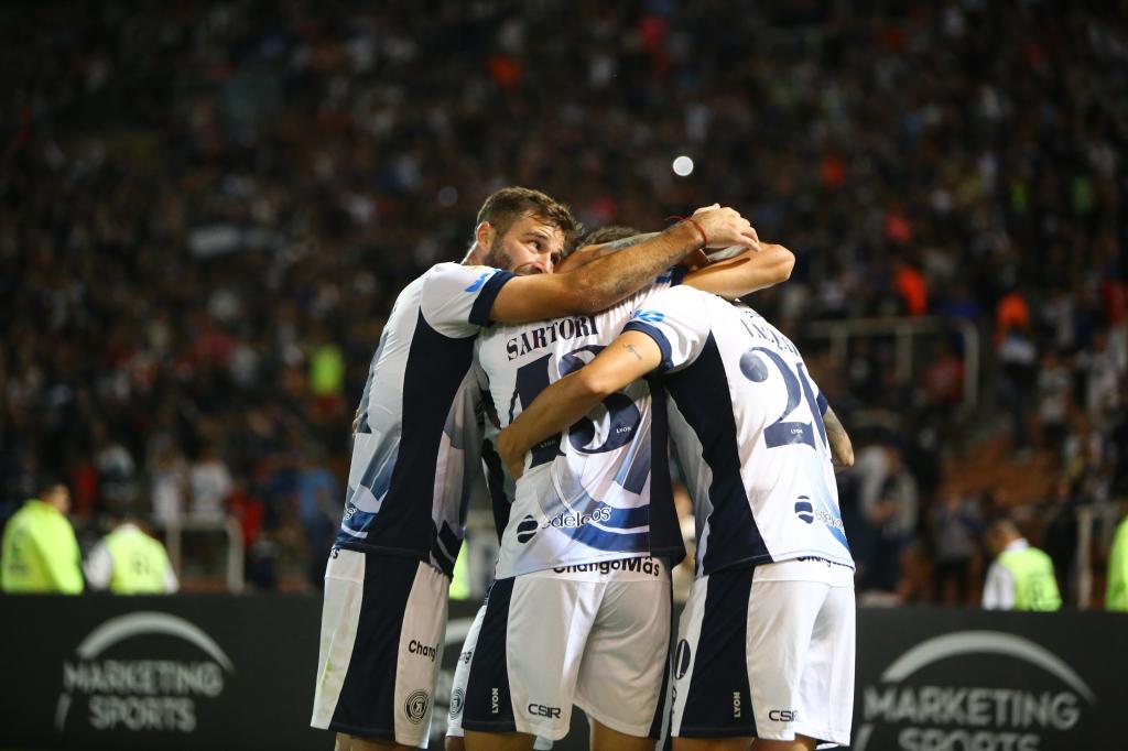 La Lepra humilló a River en el Malvinas
