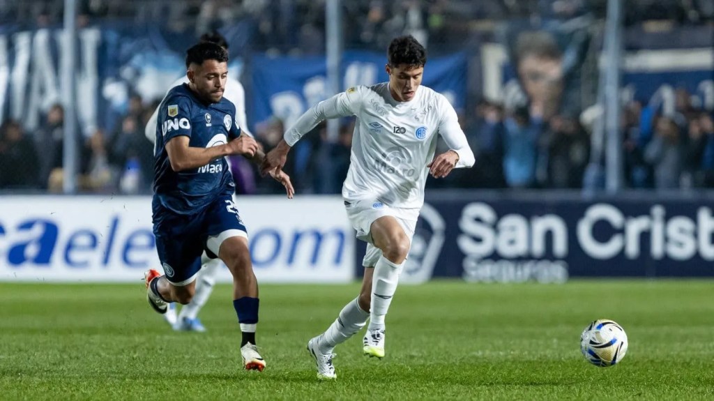 Independiente Rivadavia no pudo con Belgrano y sigue sin ganar en casa