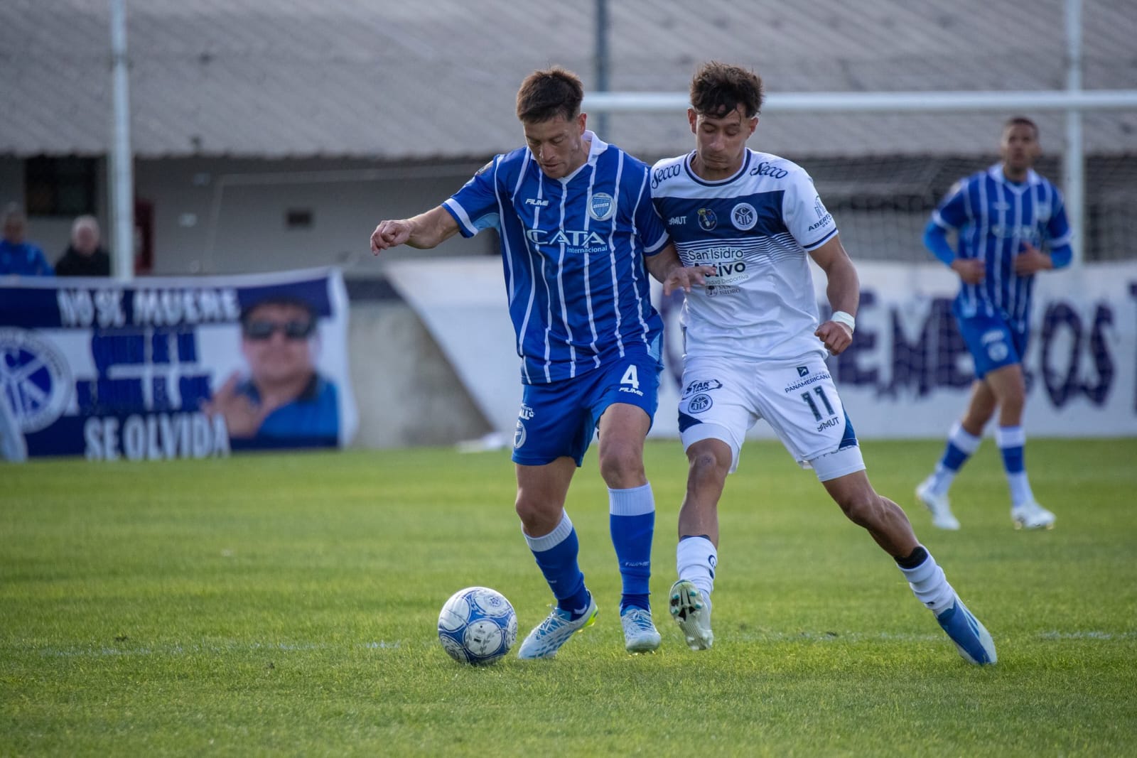 Sin su goleador, el Tomba ganó y hundió al Ssuso.